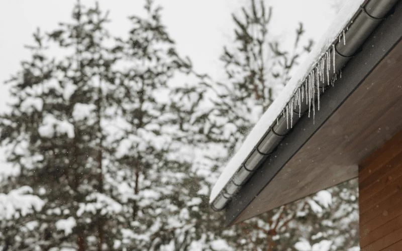 The Best Roofing Materials for Cold Climates