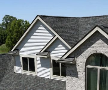 Best Practices for Matching Roof Shingles with Siding Colors for a Cohesive Look