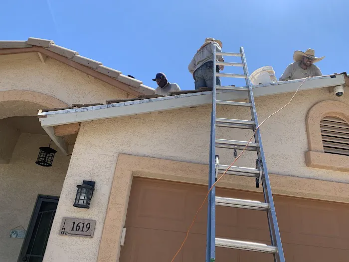 D & M Roofing LLC Picture 5
