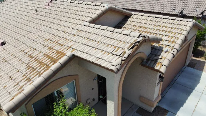 D & M Roofing LLC Picture 3