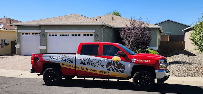 JR Roofing and Exteriors Picture 1