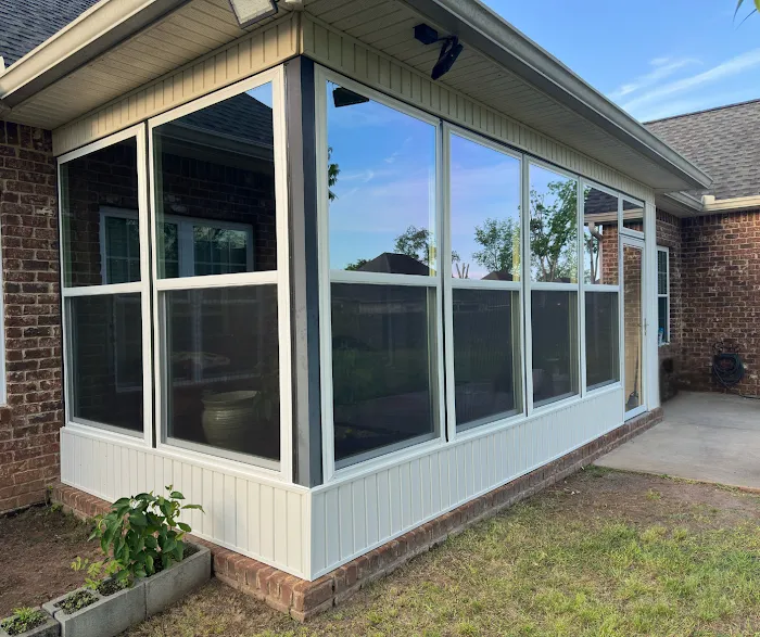Hang and Maintain Vinyl Siding & Windows Picture 10