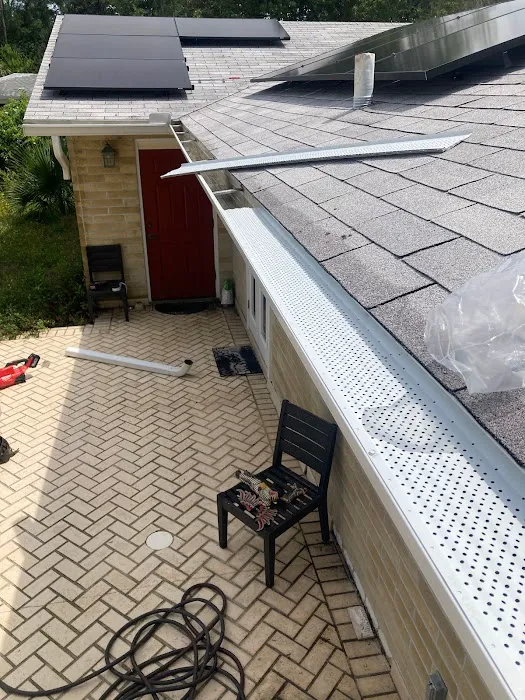 352's Roofing & Gutters Picture 1