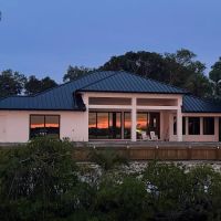 Tom Sawyer Roofing ico