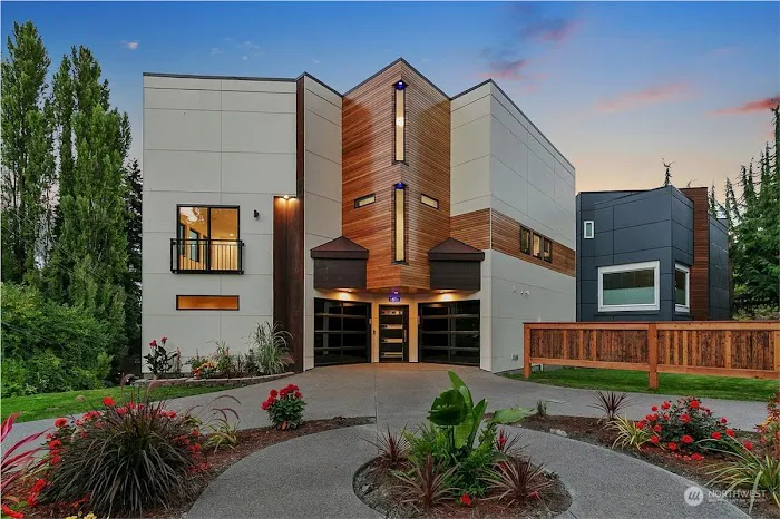 Pacific Exteriors LLC Picture 2