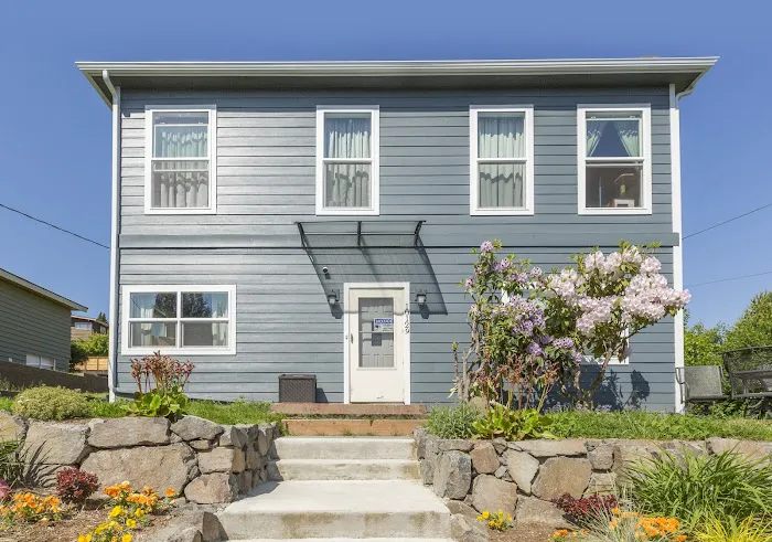 Pacific Exteriors LLC Picture 1