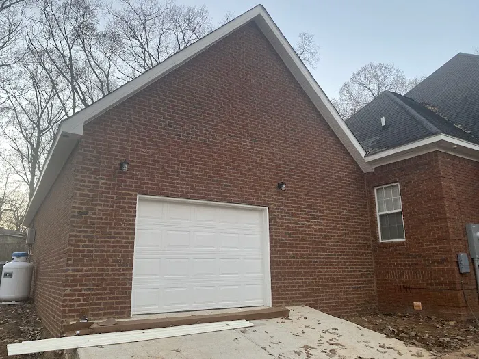 Ramos Roofing & Gutters Picture 4