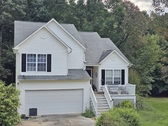 Venture Roofing & Exteriors Picture 1