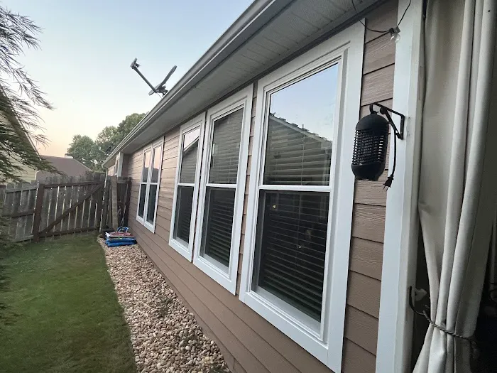 Jack's Siding and Windows Picture 4