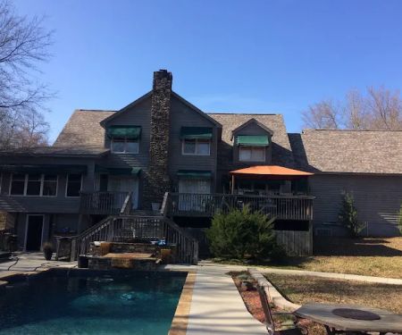 E-Z Roofing & Construction