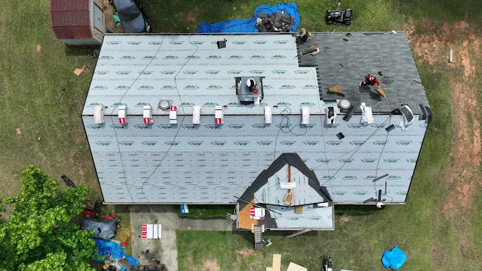 HILL TOP ROOFING & CONSTRUCTION Picture 1