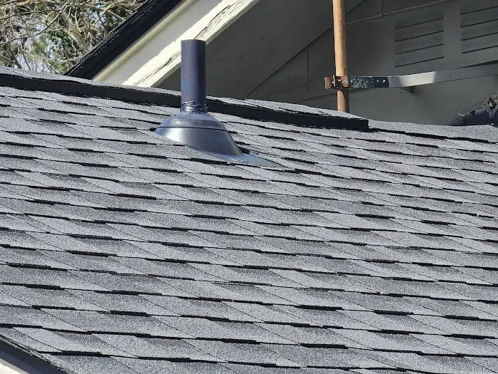 BlueBuilt Roofing & Siding Picture 6