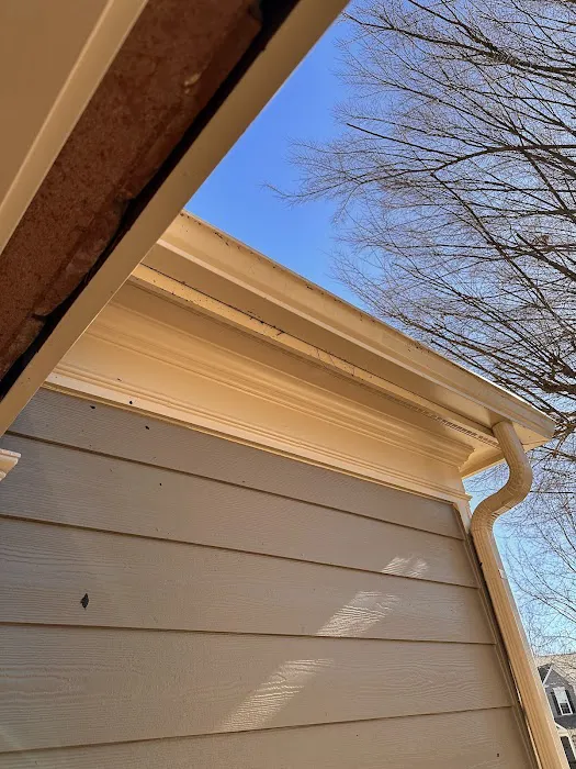 Shelter Guard Roofing and Gutters Picture 1