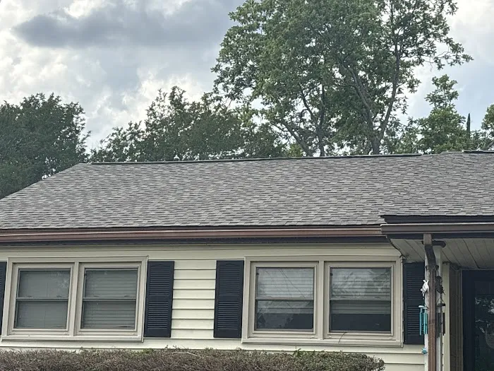 Hixon's Roofing - Commercial and Residential Roofers Picture 4