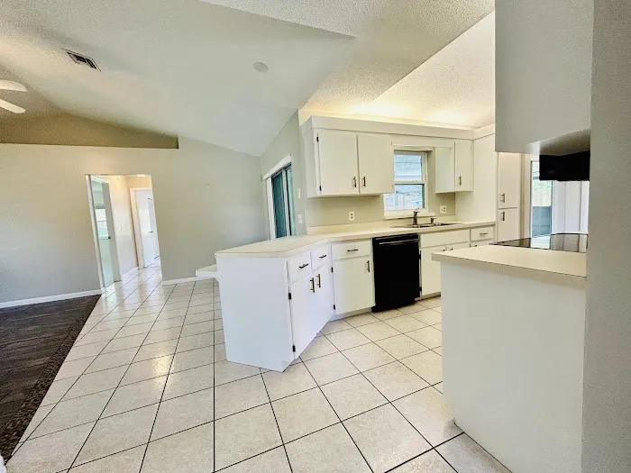 Sunshines Professional Services LLC Picture 3