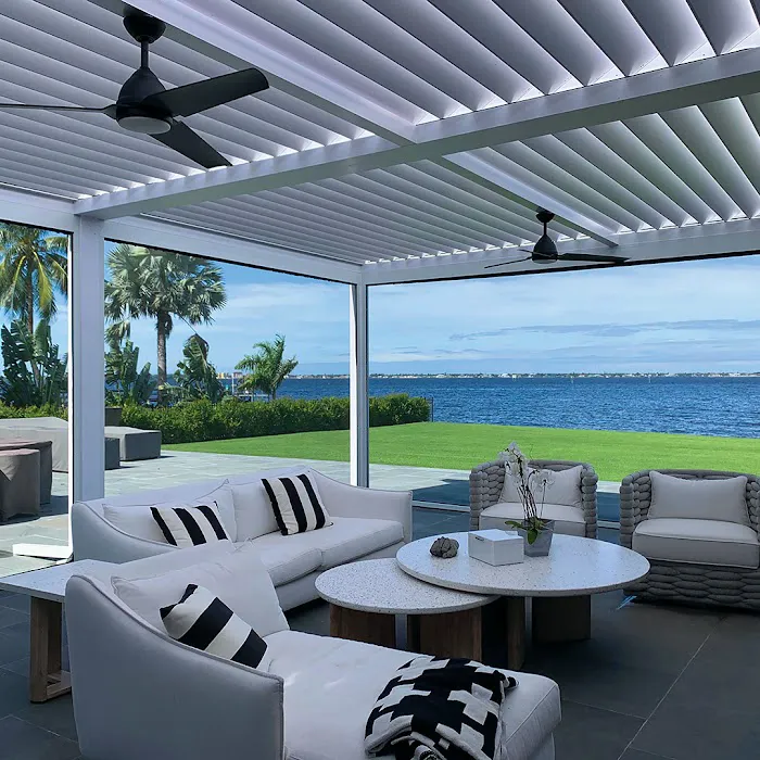 White Aluminum and Windows Picture 9