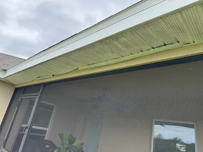 WJD SOFFIT & FASCIA /SEAMLESS GUTTERS/ SIDING Picture 3