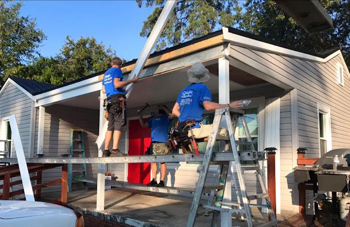 Columbus Seamless Inc - Gutters, Roofing, Siding, Windows Picture 3