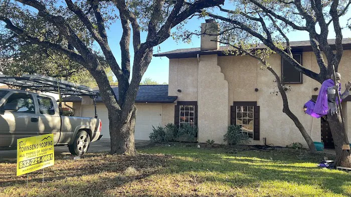 ROBERT TOWNSEND ROOFING Picture 4