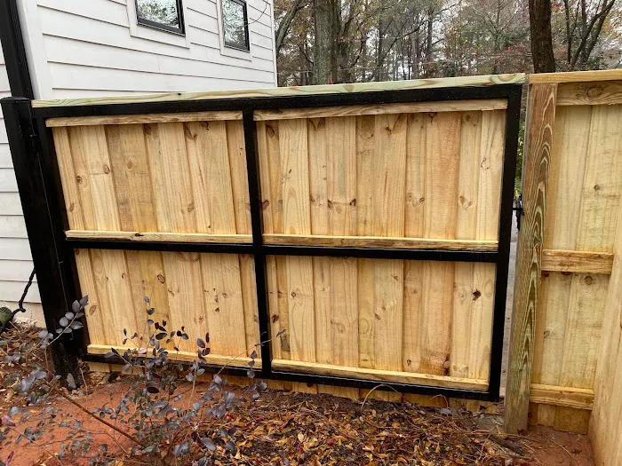 Jordan Construction Services / Decks Fences Siding Picture 2