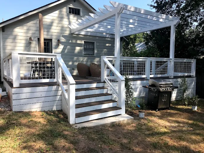 Jordan Construction Services / Decks Fences Siding Picture 5