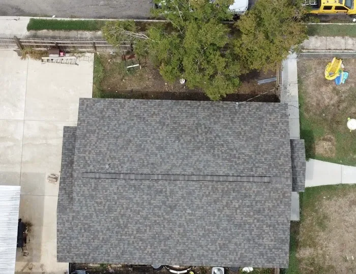 SALINAS ROOFING Picture 4