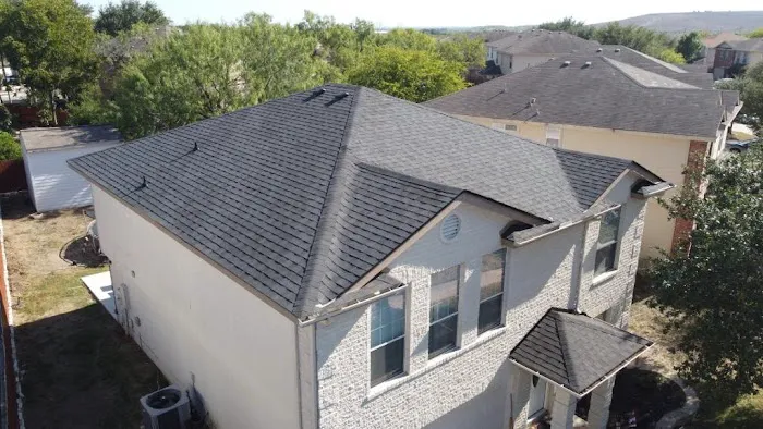 SALINAS ROOFING Picture 1