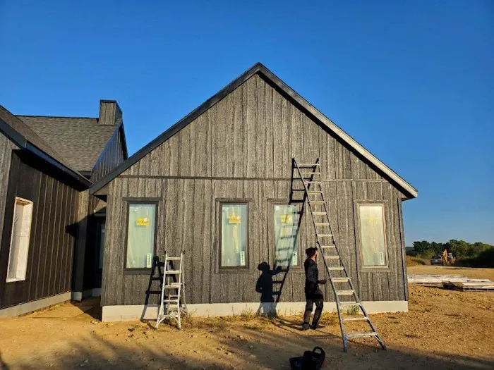 FOREVER Exteriors Picture 1