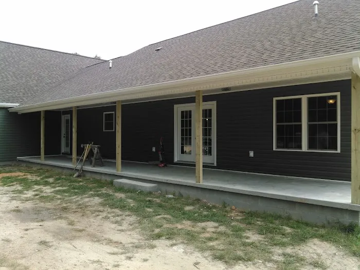 Tucker's Gutter & Vinyl Siding Picture 1