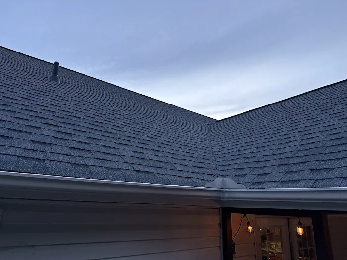 Four Seasons Roofing-Roofing Contractor Picture 3