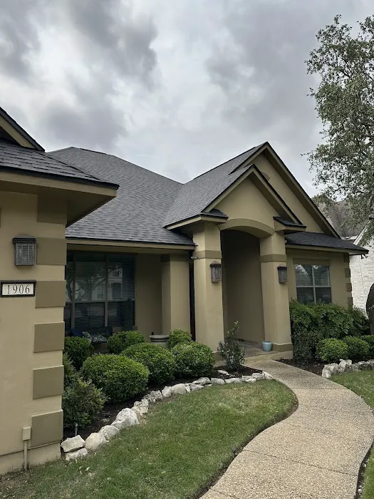 Prime Seamless Gutters & Roofing Picture 2