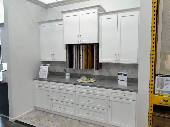 Home Outlet Picture 7