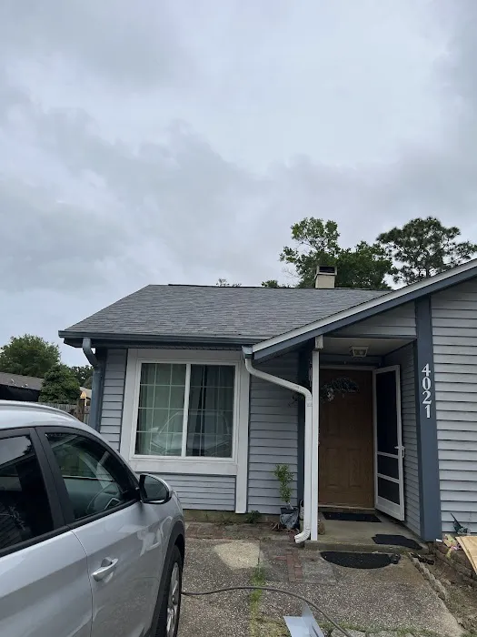 STORY & BLEICH Roofing Picture 2