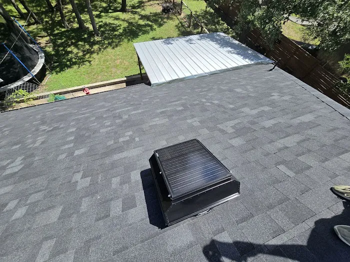 Blues Crews Roofing and Gutters Picture 3