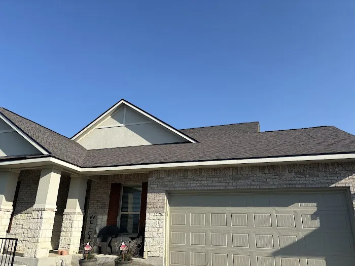 Radiant Roofing & Restoration Picture 1