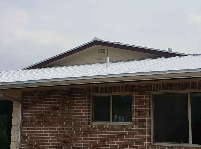 Roofer Chicks Picture 7