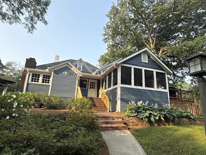 Queen Home Services , LLC Picture 1