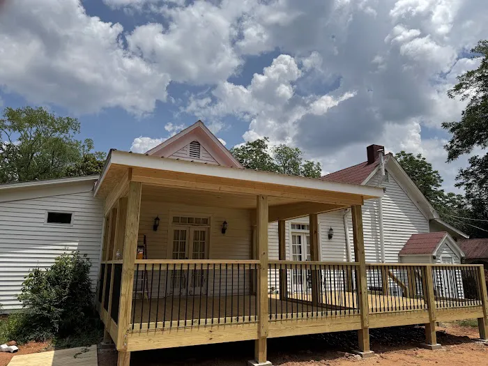 Queen Home Services , LLC Picture 5