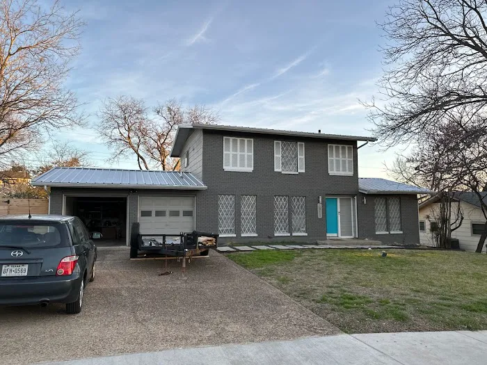 Roof Repair and Leak Experts Picture 1