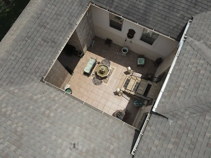 Wolf Roofing & Renovations Picture 2