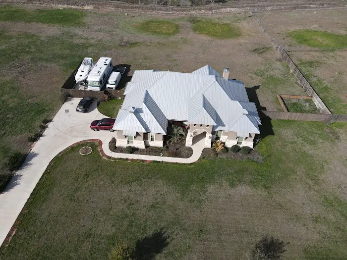 Wolf Roofing & Renovations Picture 1