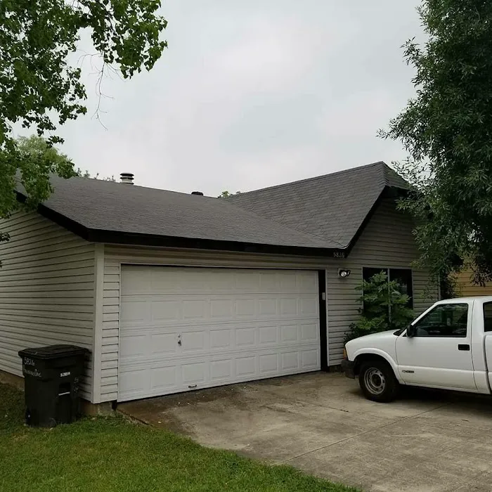 Wolf Roofing & Renovations Picture 4