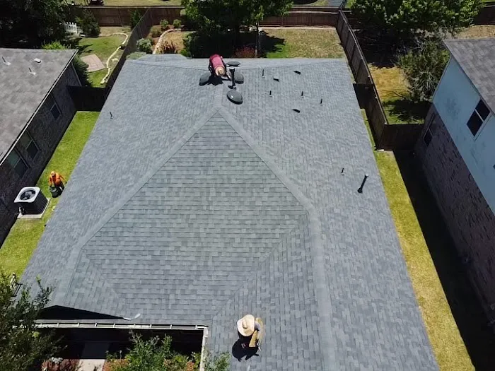 Rey's Roofing Picture 3
