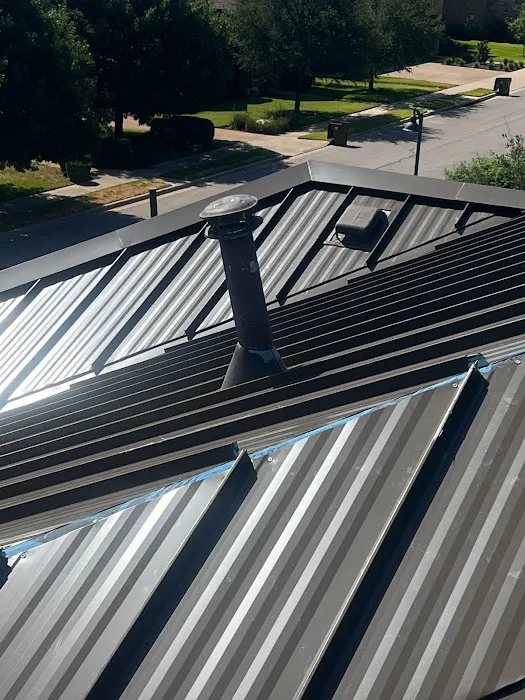 Rey's Roofing Picture 6