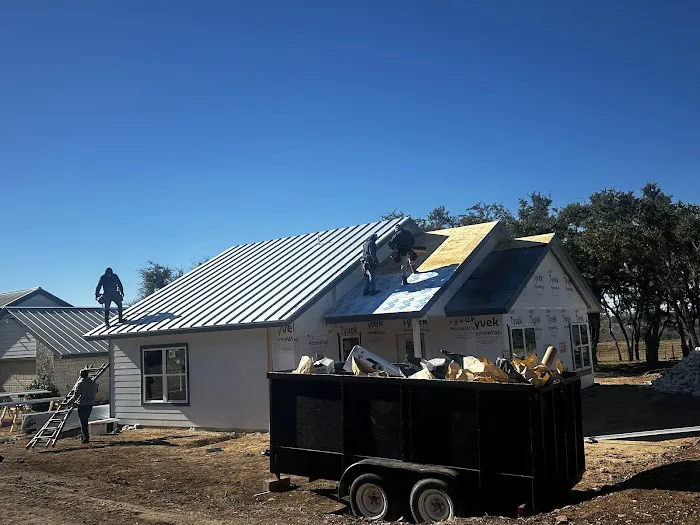 Giraffe Roofing LLC Picture 1