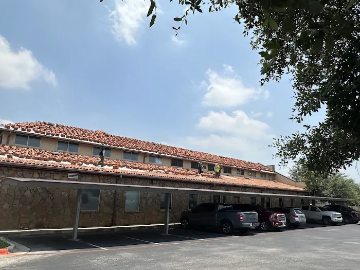 Giraffe Roofing LLC Picture 5