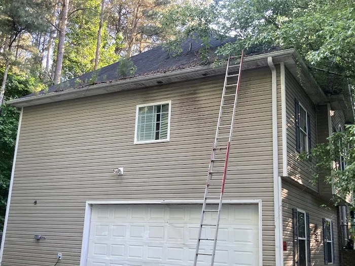 Slade's Gutter Service and Home Improvement Picture 4