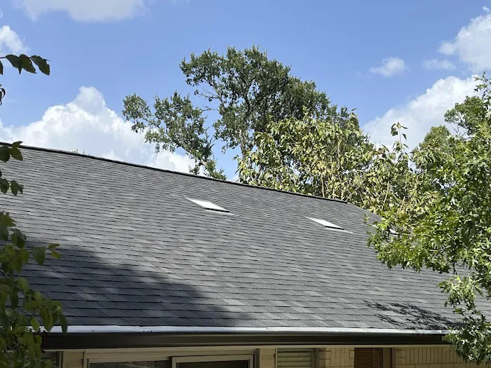 Momma Bear Roofer LLC Picture 1