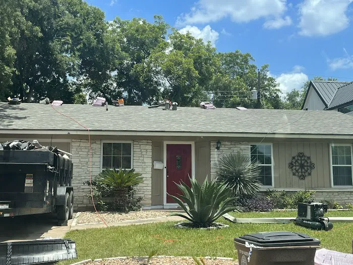 Momma Bear Roofer LLC Picture 2