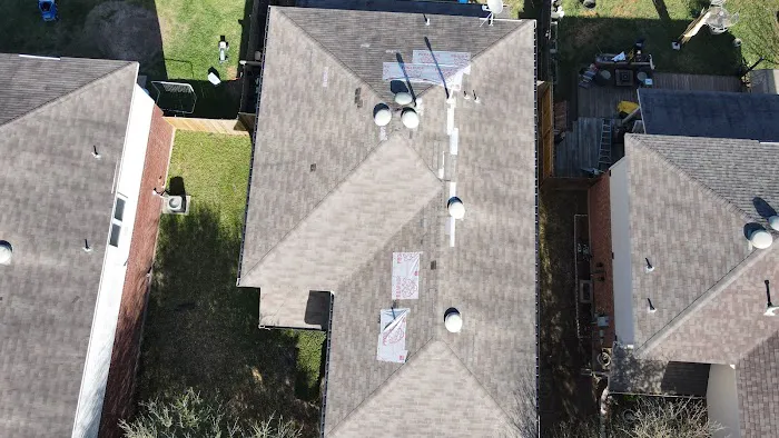 First Contact Roofing & Construction Picture 1
